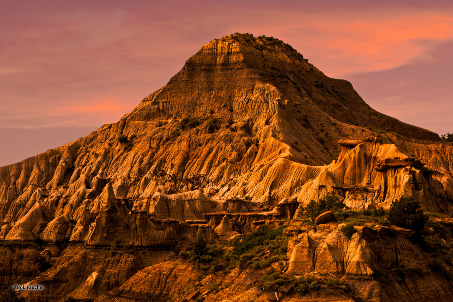 Best Light One of the most prominent, and certainly most photographed, structures in Makoshika SP is graced with late afternoon light, making...