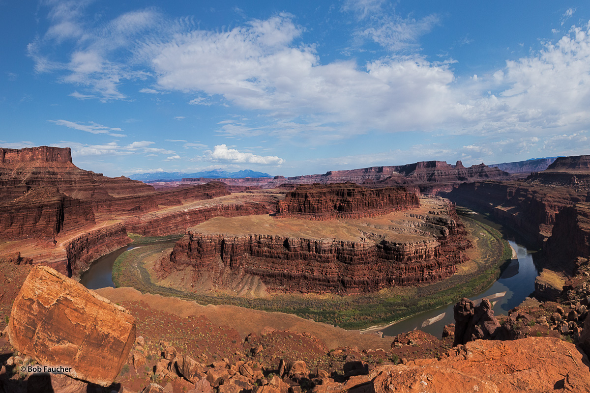 The Colorado River, 2000 feet below Dead Horse Point SP, forms a gooseneck bend near the Shafer Trail in the Island in the Sky...
